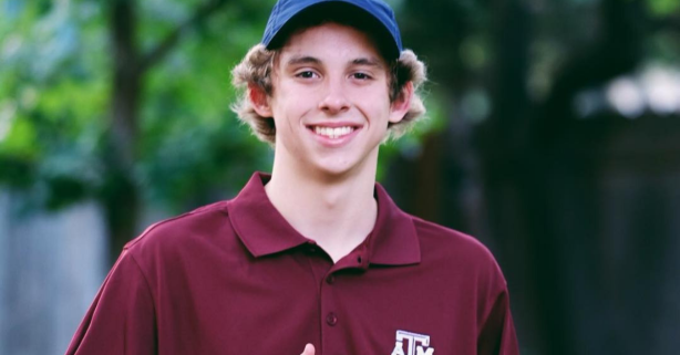 Aggie Swimmer Delays Cancer Surgery to Shine at the SEC Championships