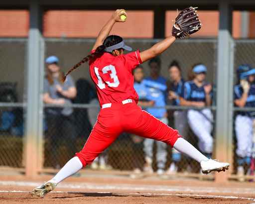 softball-vs-baseball-6-differences-answering-which-is-harder-fanbuzz