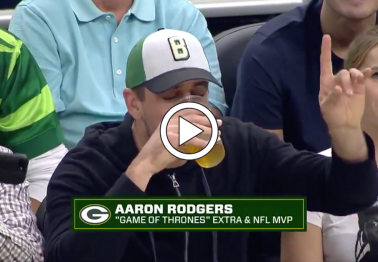 Aaron Rodgers Can't Chug Beer, So Everyone Showed Him How It's Done