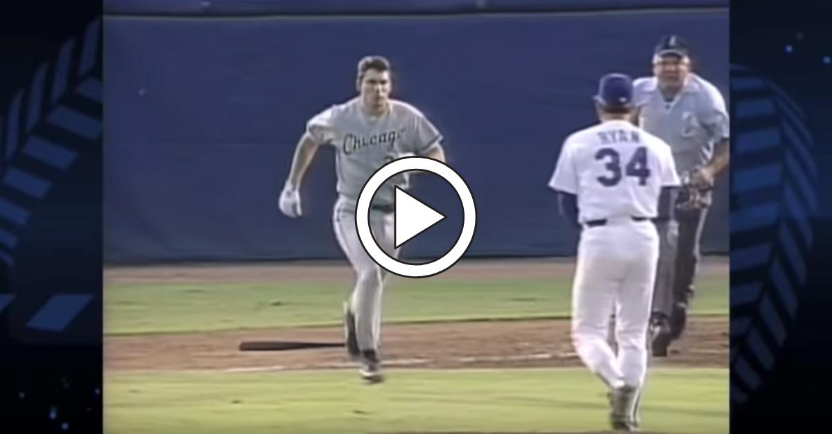 Baseball's Best Fight Ever was Nolan Ryan Beating the Snot Out of Robin  Ventura - FanBuzz