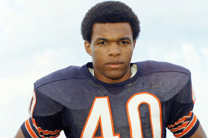 Remembering the Incredible Life of Gale Sayers
