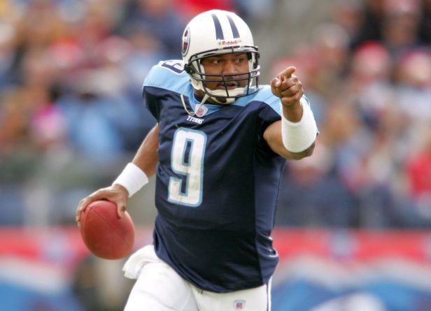 Steve McNair scrambles during a 2005 NFL game.