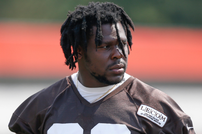 Browns DE Carted Off Practice Field With Neck Injury