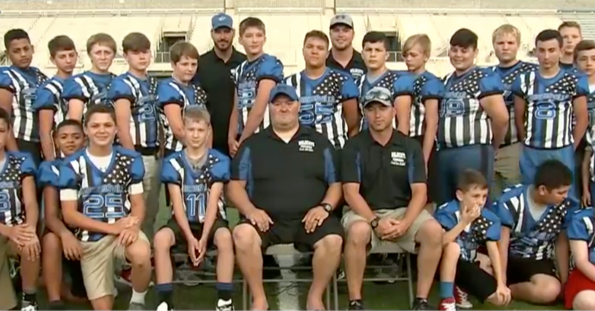 Youth Football Team Honors Police With “Thin Blue Line” Uniforms