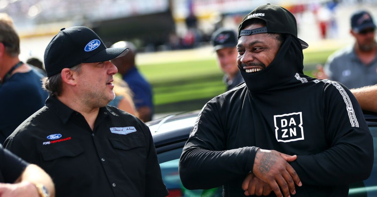 Marshawn Lynch Drove the NASCAR Pace Car to Add to His ...