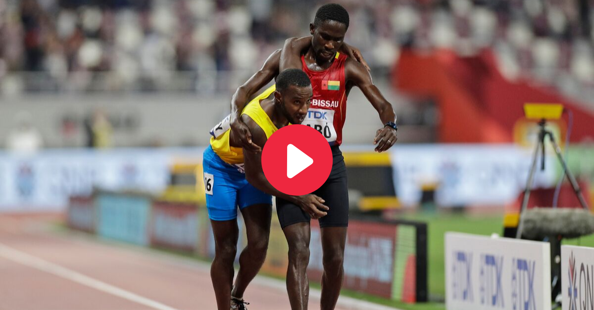 Runner Carries Rival Across the Finish Line at World Championships ...