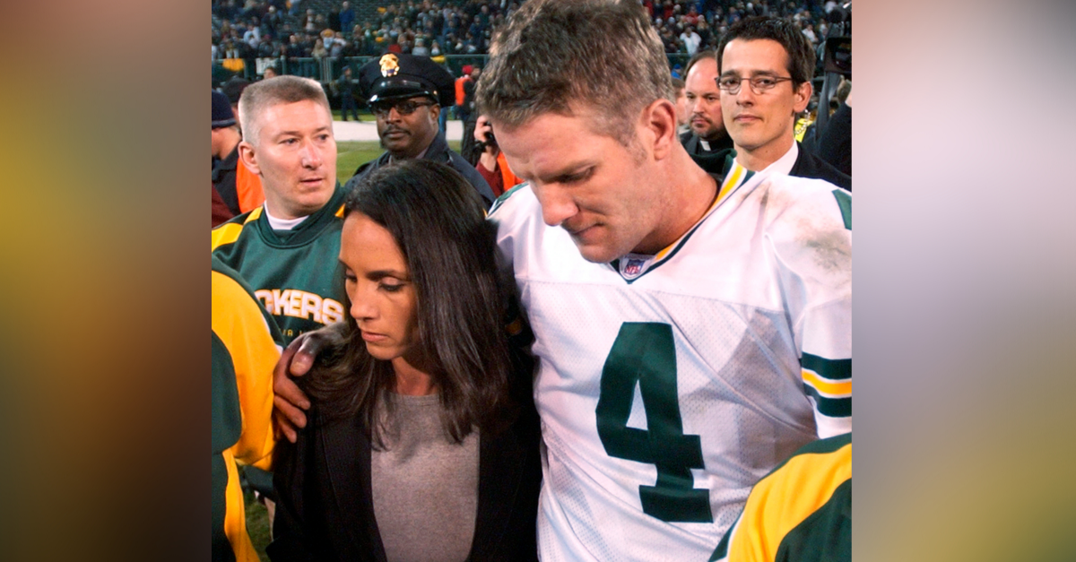 Brett Favre’s Dad Died. The Next Day, He Dominated Monday Night Football