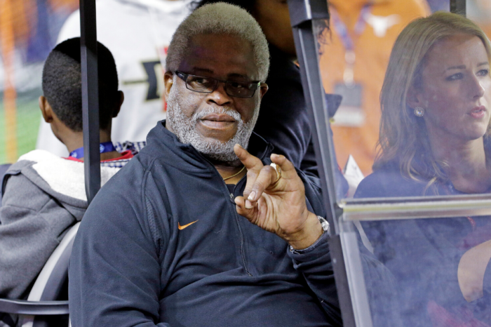 Earl Campbell: “You Have to Have a Black Quarterback” to Win at Texas