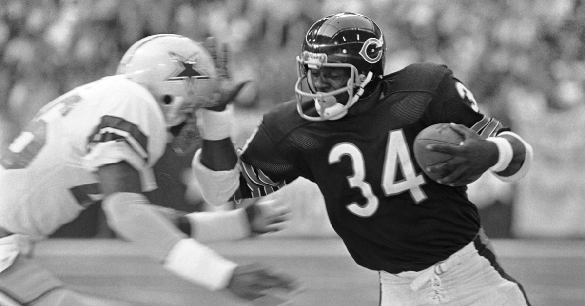 Walter Payton’s Amazing Run Against The Chiefs Sums Up His Greatness ...