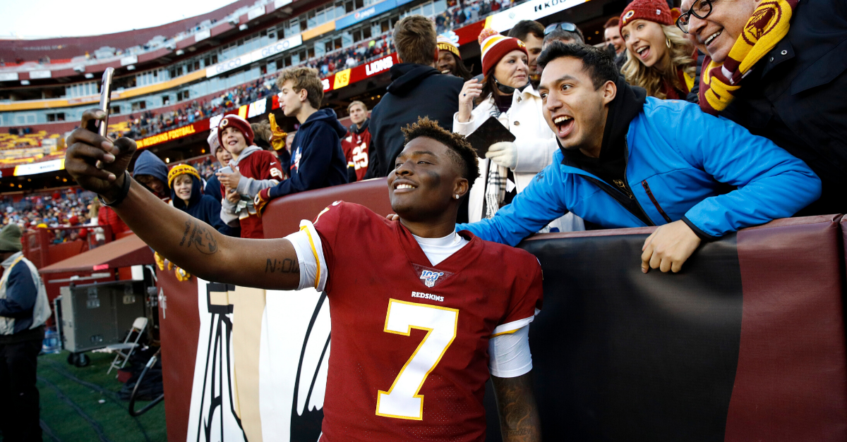 Dwayne Haskins Misses Final Snap to Take Selfies With Fans