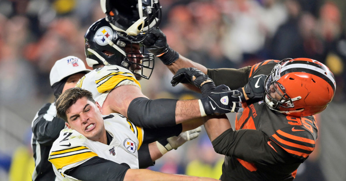 Vontaze Burfict's Playoffs Cheap Shot Changed Antonio Brown's Life - FanBuzz