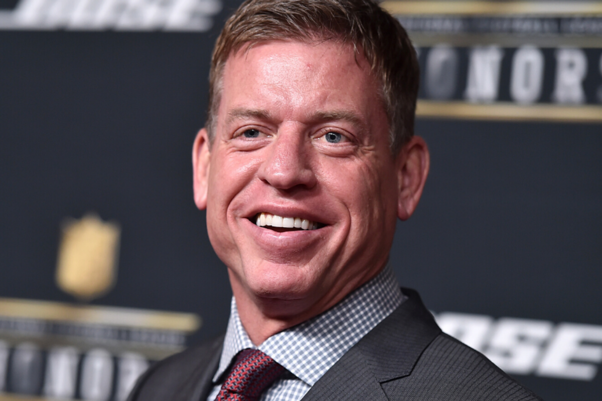 Troy Aikman Net Worth How Wealthy is the HallofFame QB? Fanbuzz