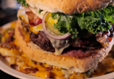 This Louisiana Burger Challenge is 7 Pounds of Pure Madness