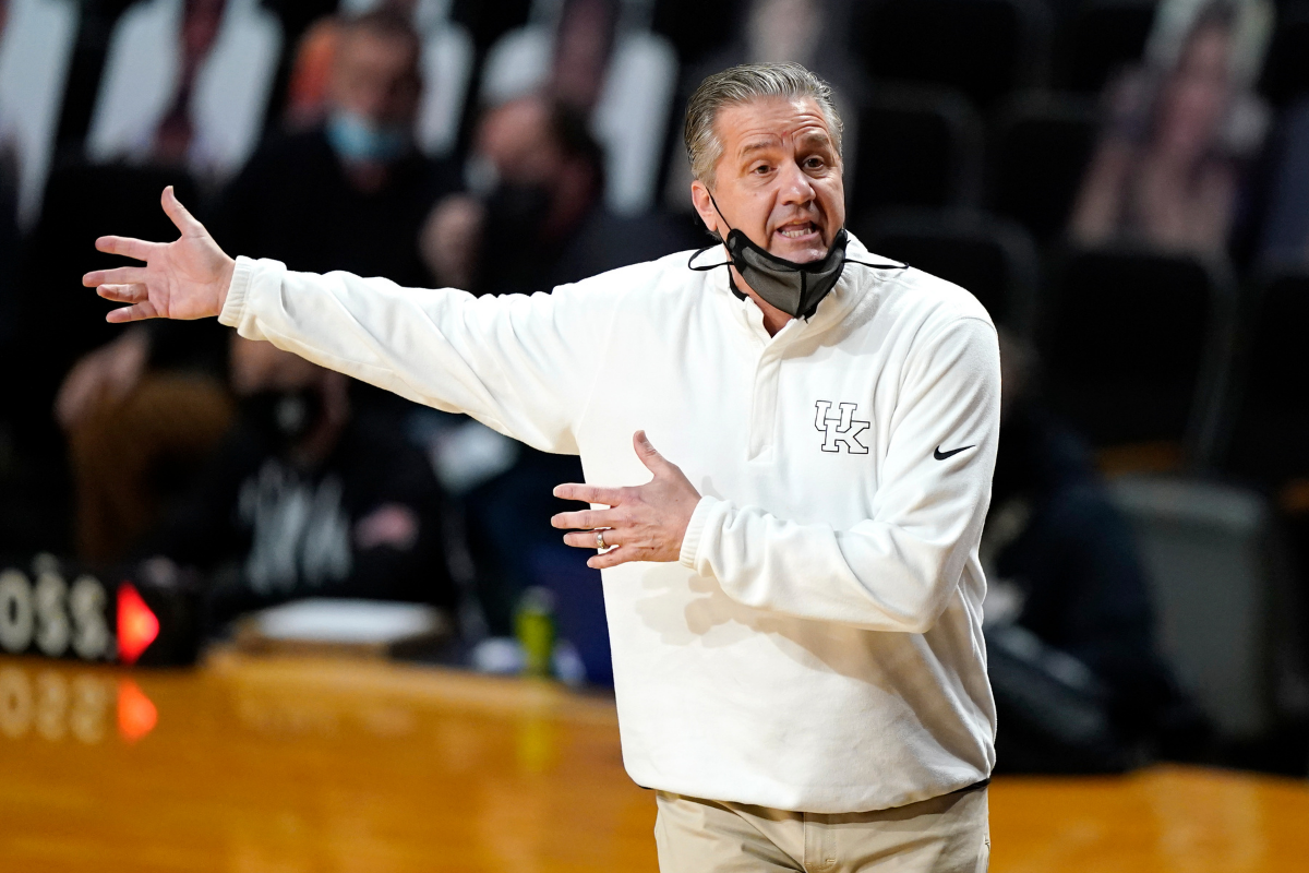 25-highest-paid-college-basketball-coaches-during-2020-21-season-fanbuzz