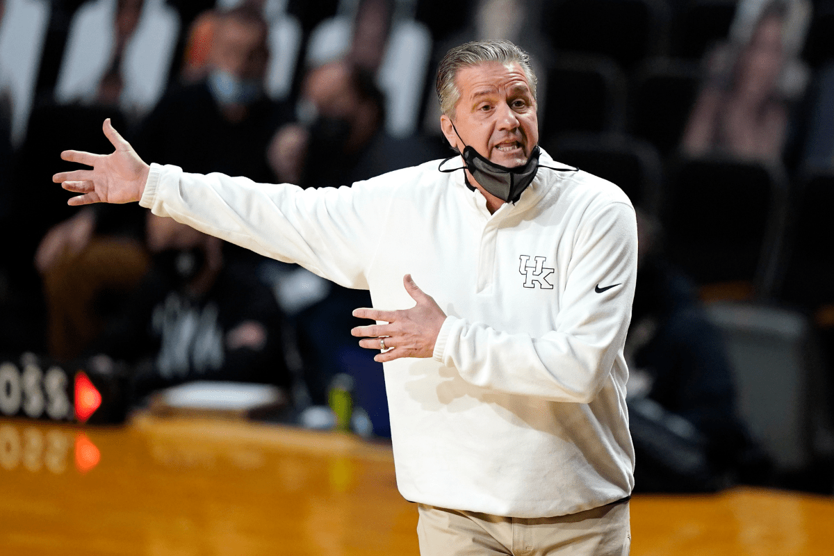 25 Highest-Paid College Basketball Coaches During 2020-21 Season | Fanbuzz