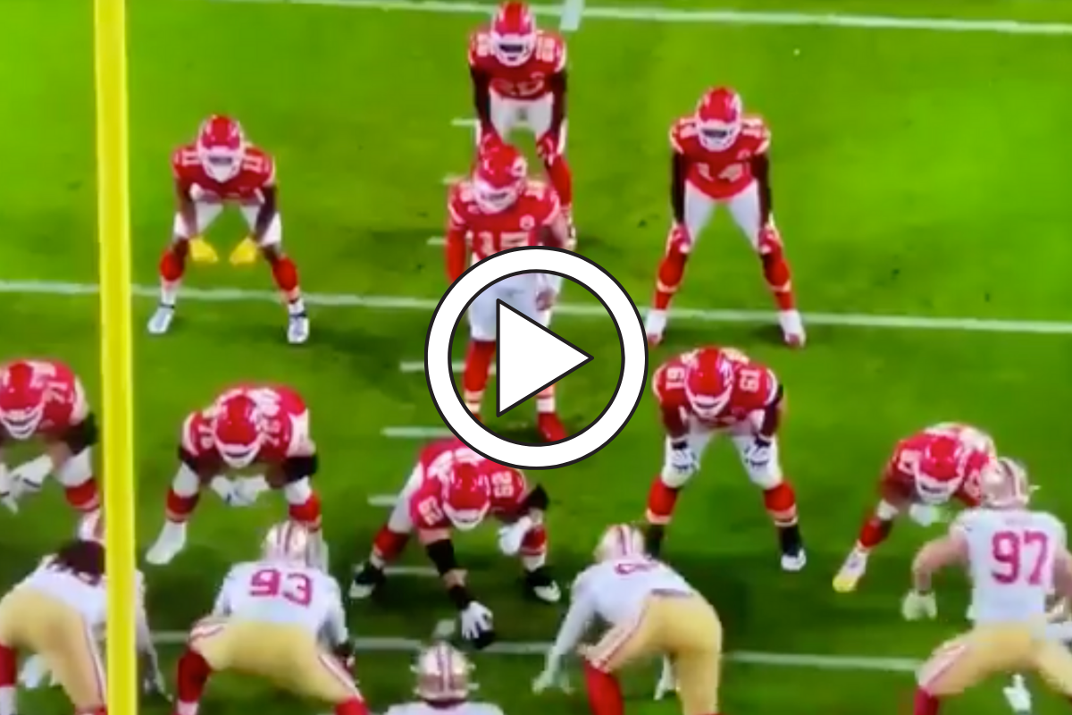 Chiefs Run 1940sInspired Trick Play to Perfection in Super Bowl FanBuzz