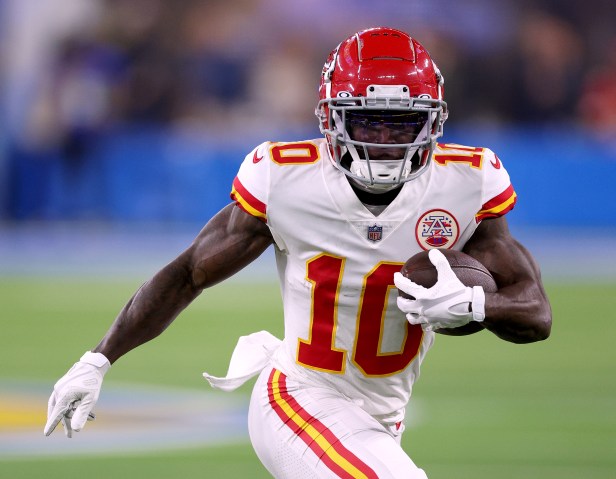 Tyreek Hill Sprints