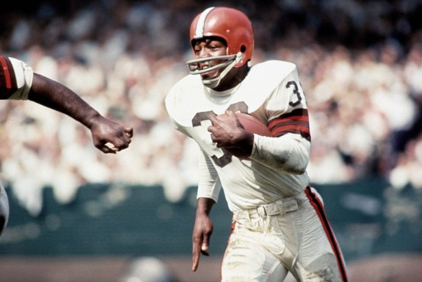 Jim Brown Runs For Browns