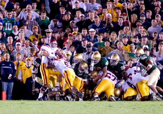 Reggie Bush Pushes Matt Leinart During USC-Notre Dame 2005