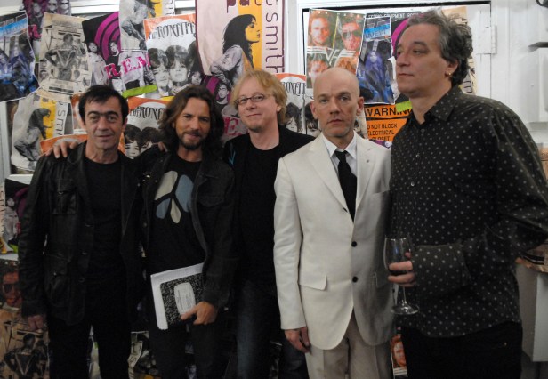 R.E.M. With Eddie Vedder