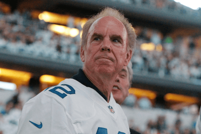 Roger Staubach Served in Vietnam, Then Captained America’s Team
