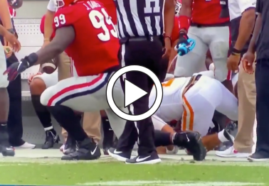 Georgia Star Squirts Water on Tennessee Quarterback, Gets Penalty