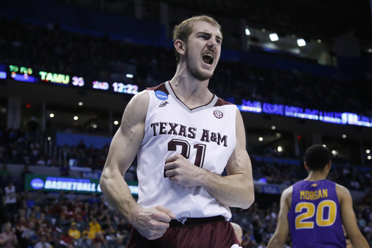 Alex Caruso College: How His Texas A&M Career Birthed a Legend | Fanbuzz