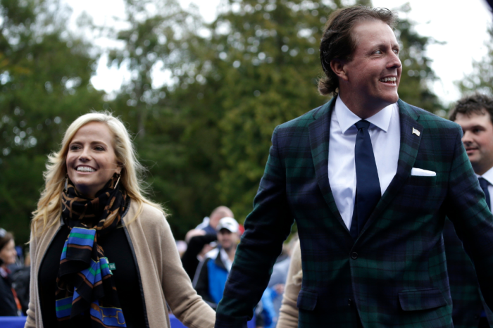 Phil Mickelson’s Wife is a Former NBA Cheerleader