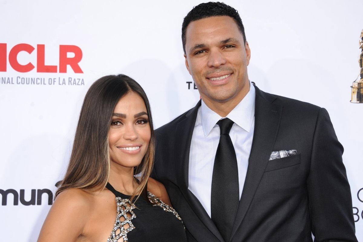 Tony Gonzalez Wife Who Is October Gonzalez How Many Kids Fanbuzz