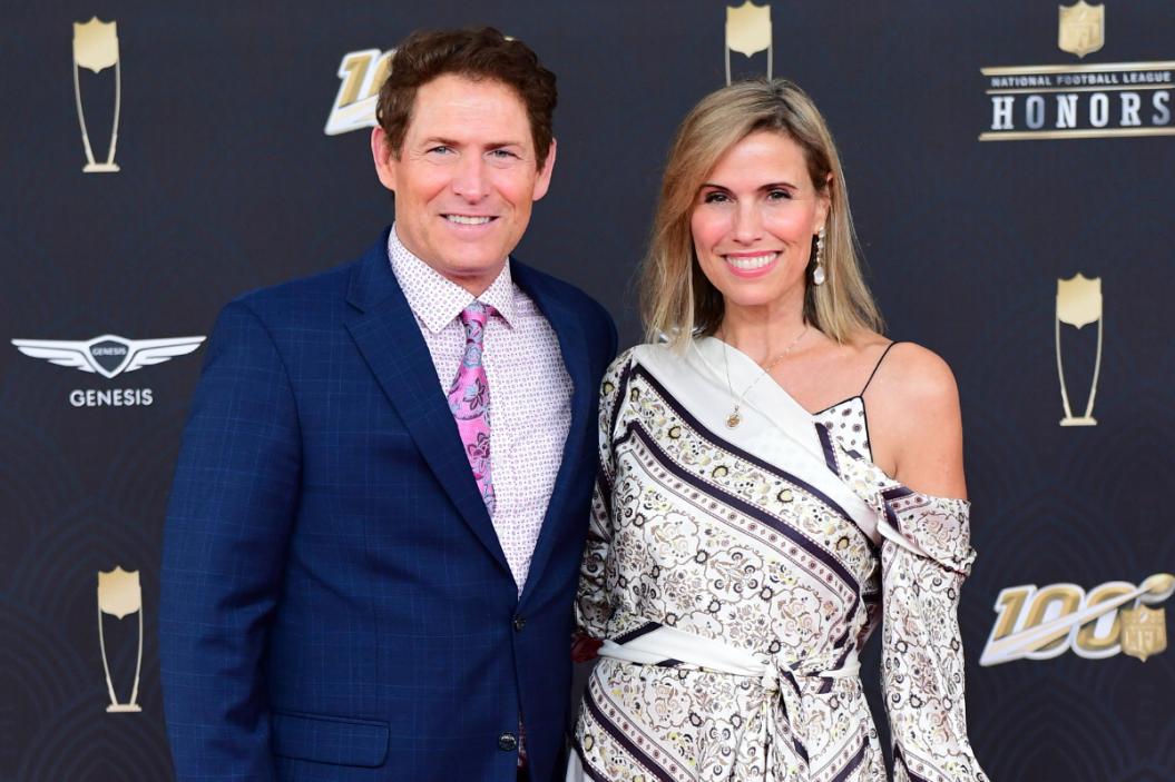 Steve Young and wife Barbara pose for a photo.