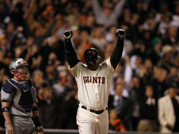 Barry Bonds Celebrates Hitting 756th Home Run