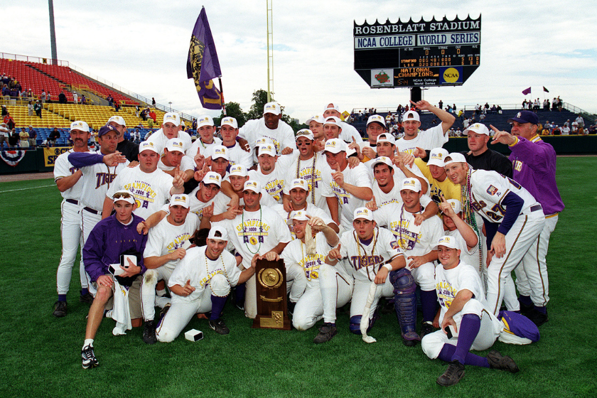 LSU celebrates after winning the 2000 College World Series title.
