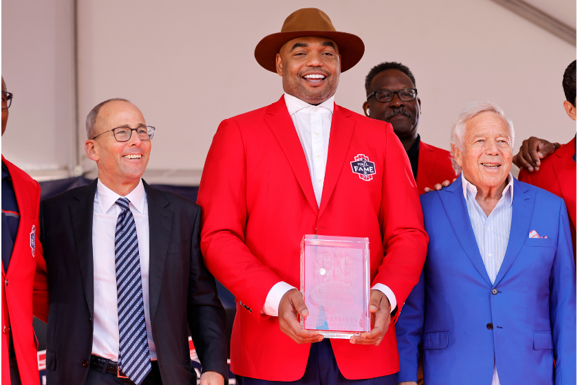 Richard Seymour getting inducted into the Patriots Hall of Fame.