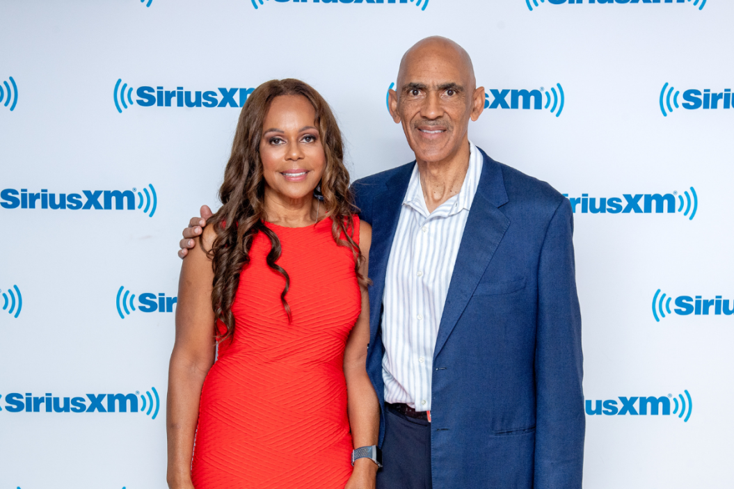 Tony Dungy & His Wife Have 10 Kids Together - FanBuzz