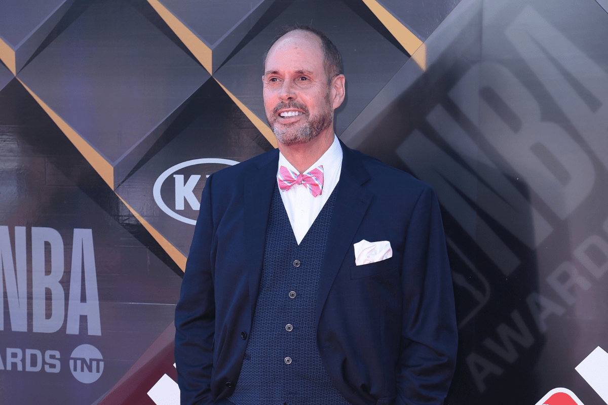 Ernie Johnson & His Wife Had 2 Kids and Adopted 4 More