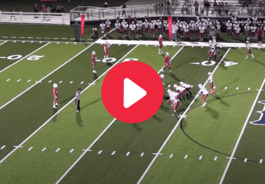 Lineman-to-Lineman Pass Play Became 520 Pounds of Madness