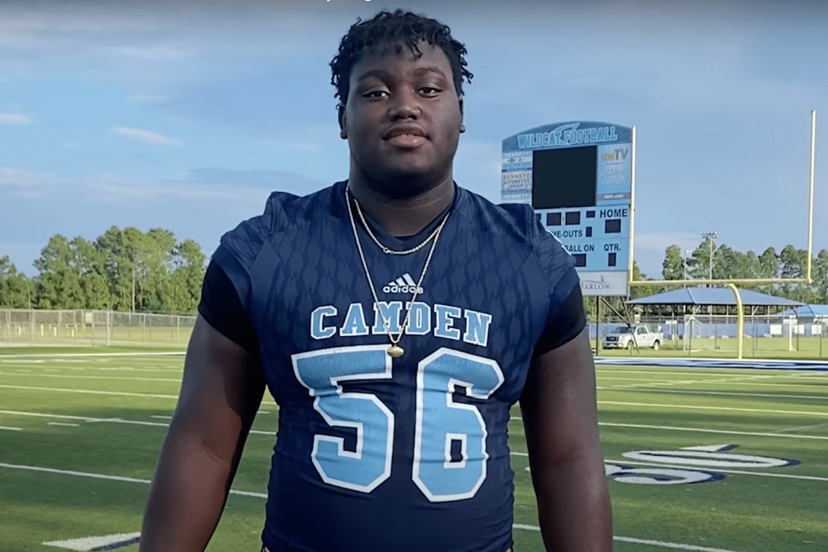 330-Pound Tackle Beefs Up Georgia’s Future Offensive Line