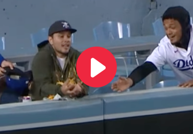Home Run Explodes Fan?s Nachos at Dodgers Game