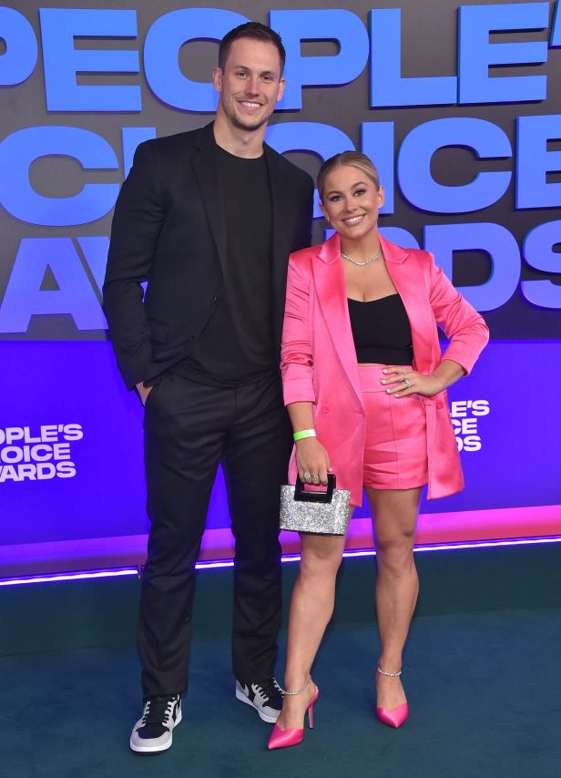 Shawn Johnson and Andrew East at the People's Choice Awards in 2021.