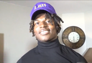 Nation's No. 8 Recruit Commits to LSU Over Texas A&M