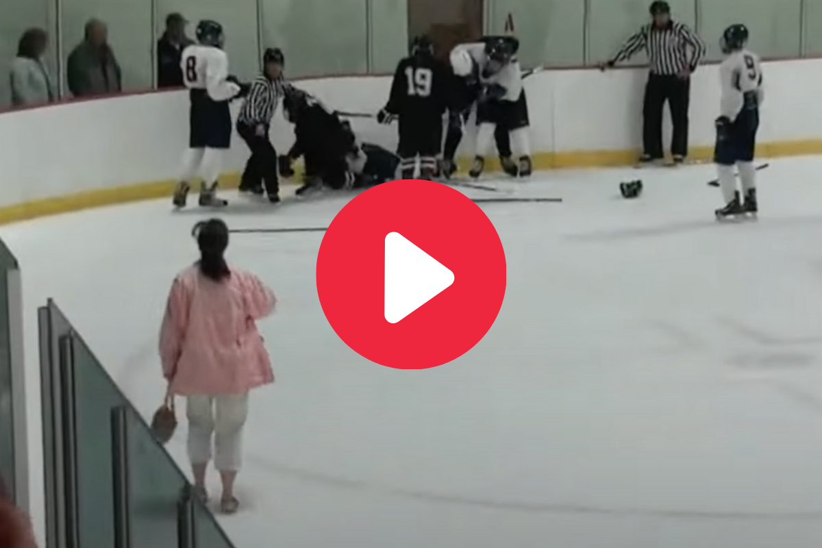 Hockey Mom Breaks Up Brawl After Refs Wouldn't - FanBuzz