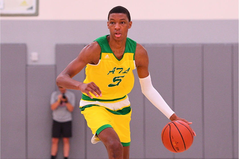 Jabari Smith dribbles upcourt for the Atlanta Celtics.