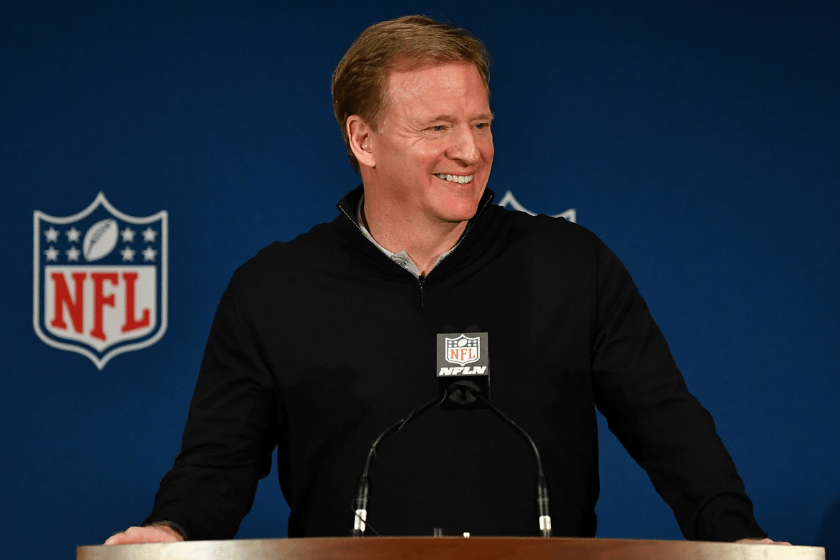 Roger Goddell delivers a speech at the 2018 NFL Meetings.