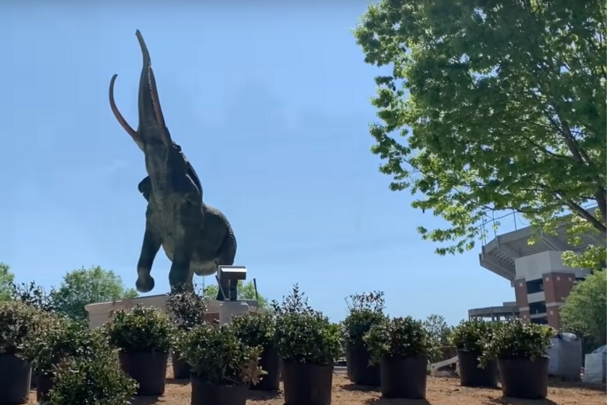Alabama’s 19-Foot Elephant Statue is Tuscaloosa’s Newest Attraction