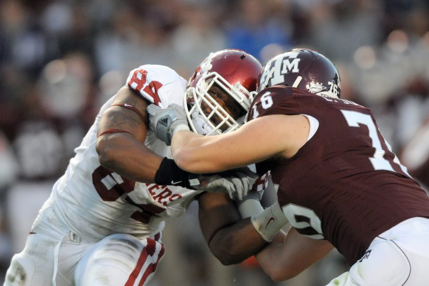 Luke Joeckel blocks during a 2010 TAMU game.