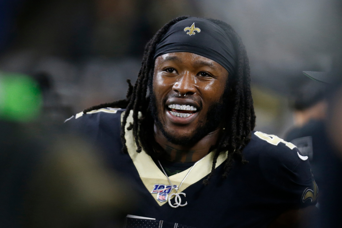 Alvin Kamara Grill: His Famous Teeth & How Much They Cost + NFL Career ...