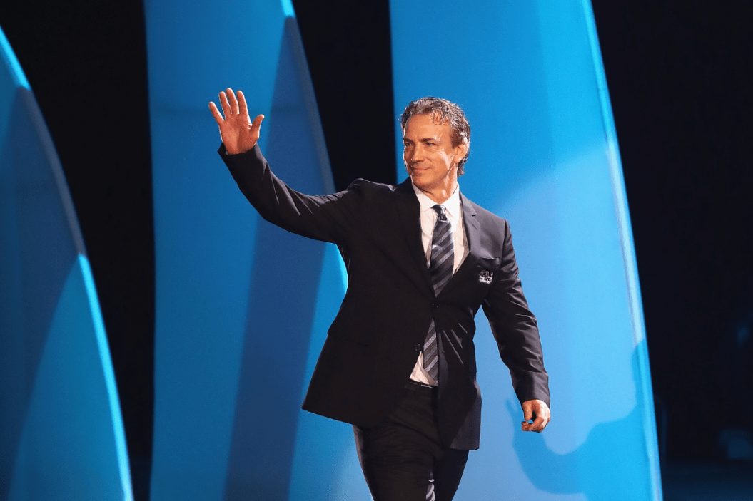 Colorado Avalanche legend Joe Sakic is honored at the NHL 100 in 2017.