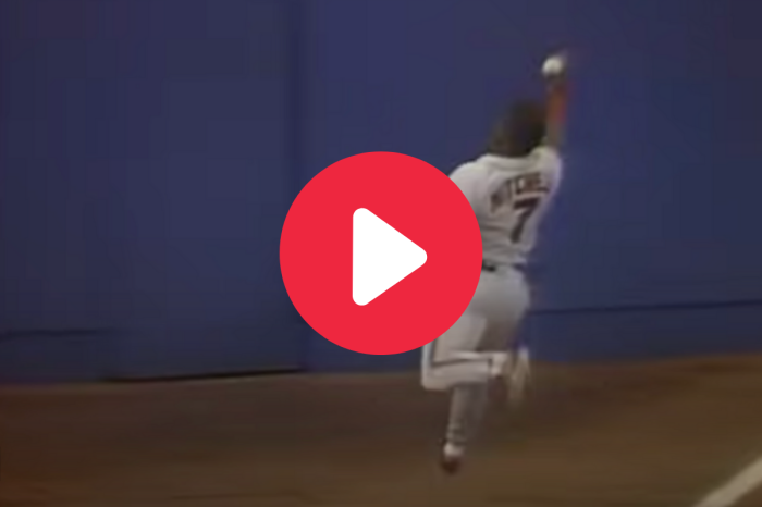 Kevin Mitchell’s Barehanded Catch is Still Unbelievable Today