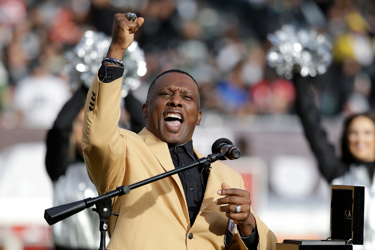 Tim Brown's Net Worth: How "Touchdown Timmy" Hauled In Millions - FanBuzz