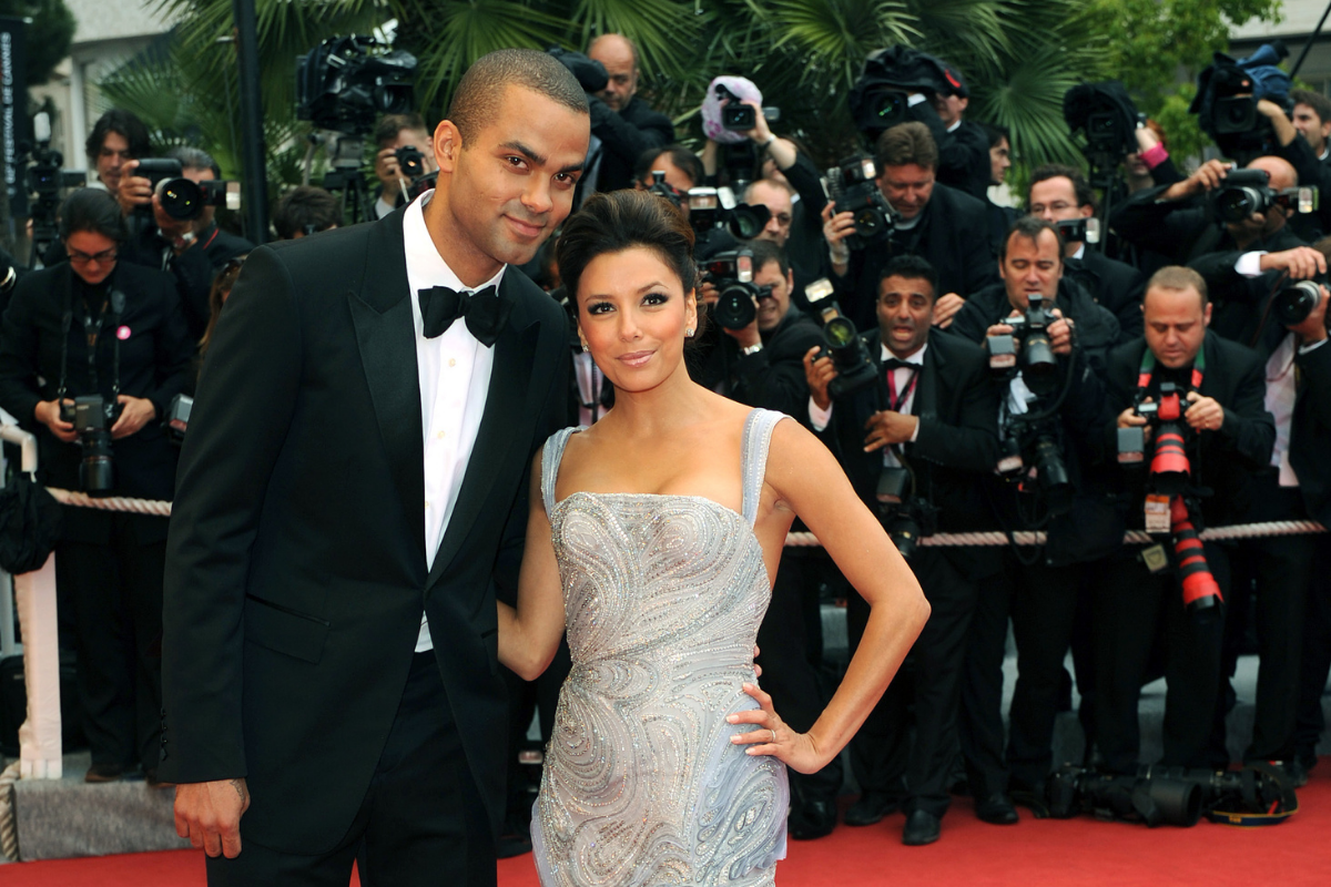 Tony Parker and Eva Longoria pose on the red carpet of the 2009 Cannes Film Festival.